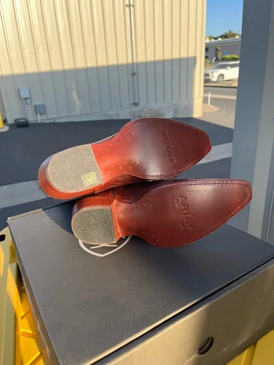 Ariat Red Brown Western Cowgirl Boots with Embroidery - Picture 4 of 4